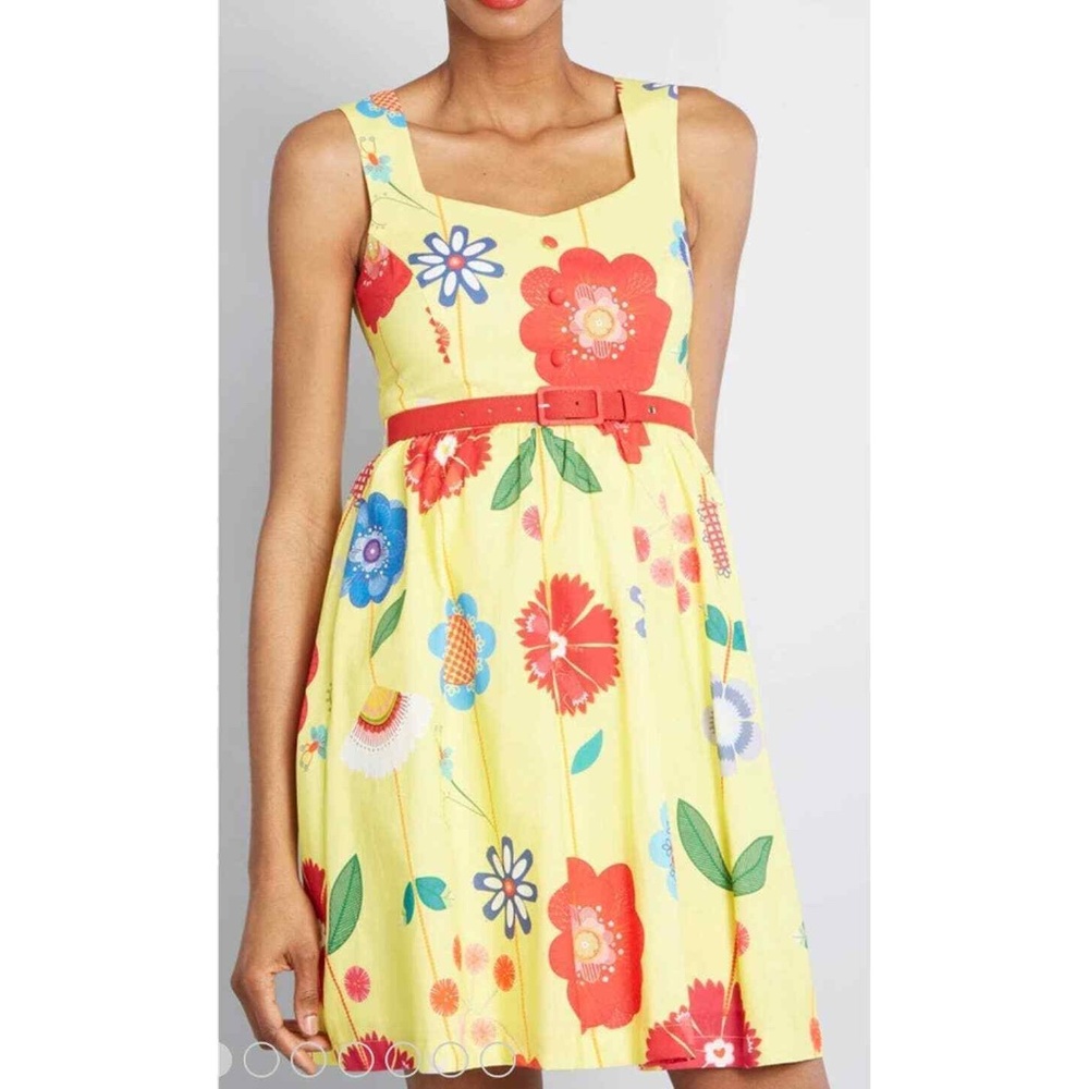 NWOT ModCloth A-Line Belted Dress. Yellow Floral. Medium.